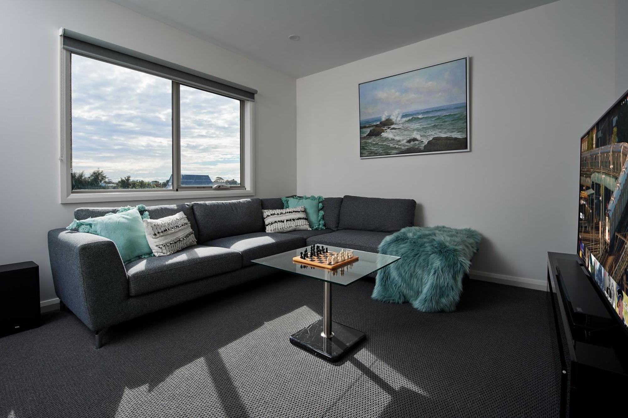 Holiday home Beautiful Newly Built Townhouse 5min Walk To Capel Sound