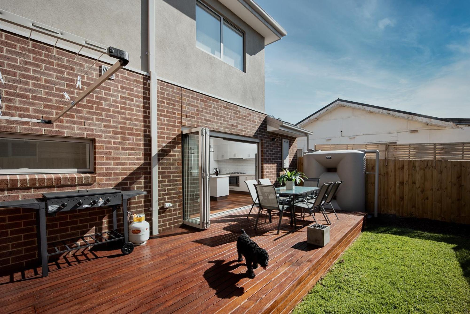 Beautiful Newly Built Townhouse 5min Walk To * Capel Sound